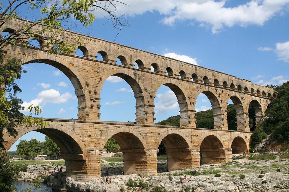 aqueduct-979211_960_720.jpg