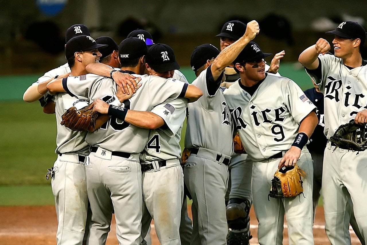 baseball-gc6fa4f179_1280.jpg