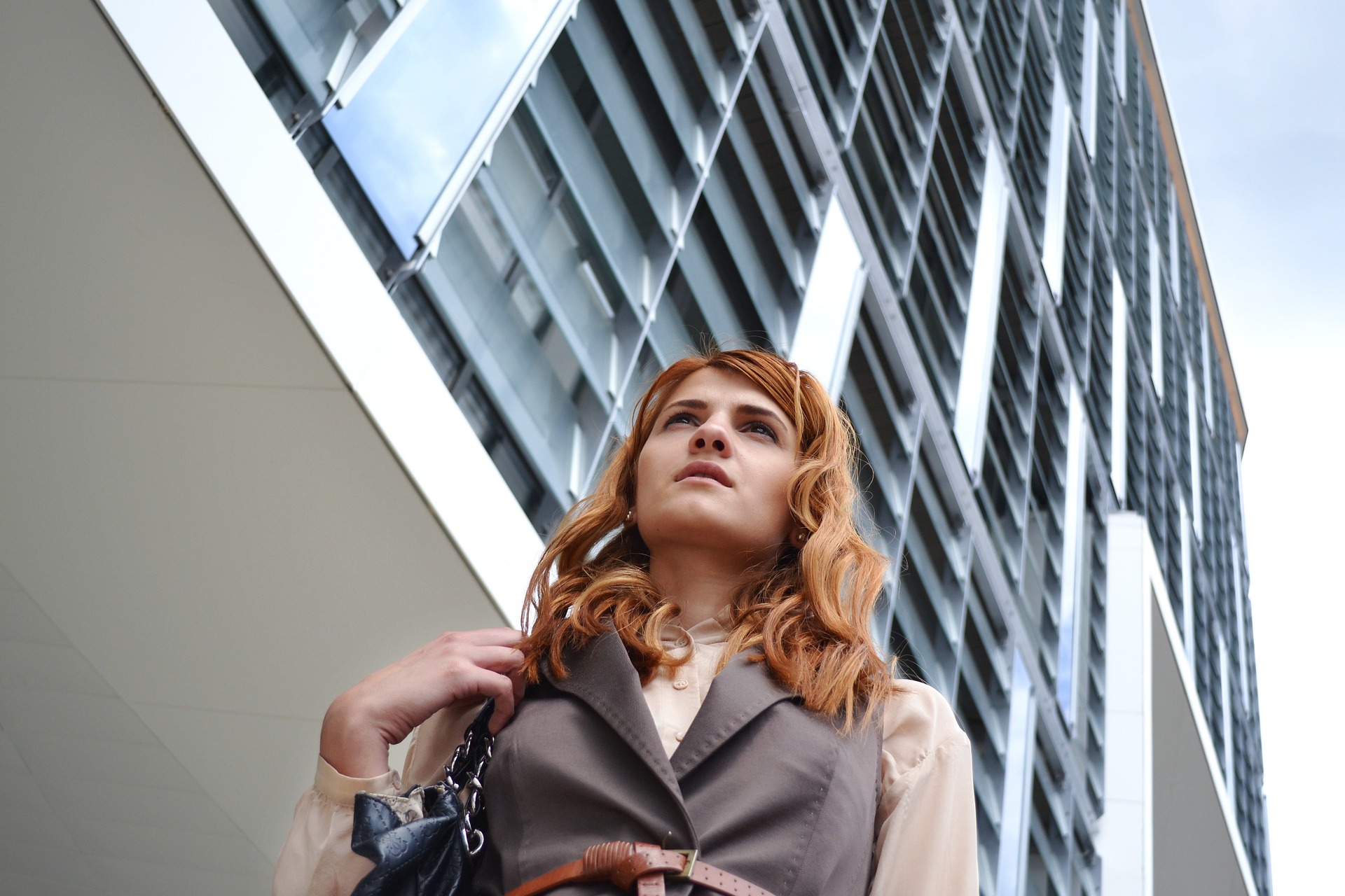 business-woman-portrait-1997285_1920.jpg