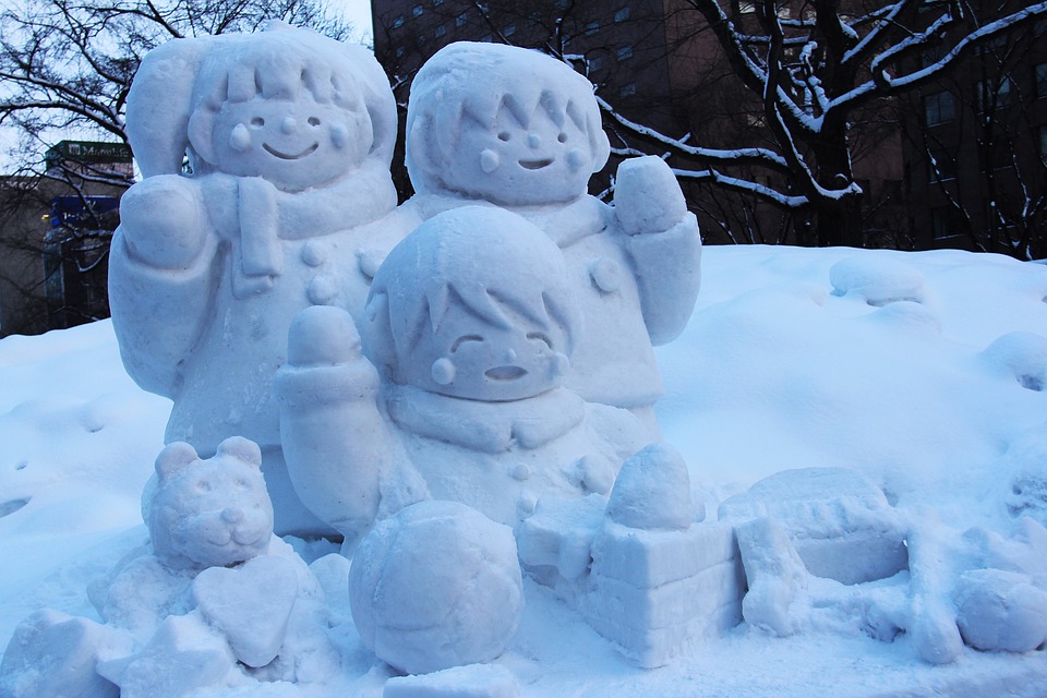 snow-carving-837401_960_720.jpg