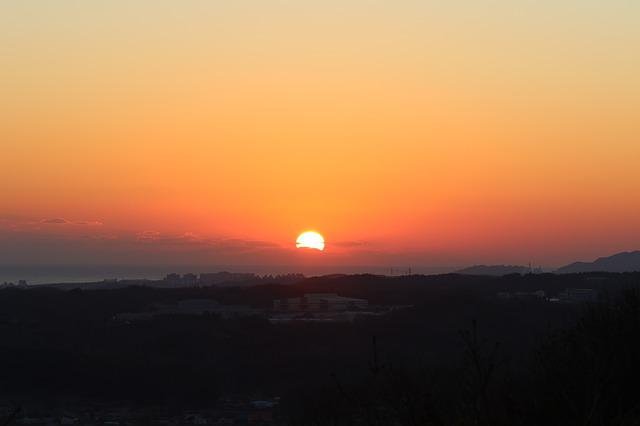 sunrise-g3b4bf71ce_640.jpg