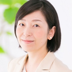 山口　綾子