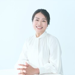 関 有里沙