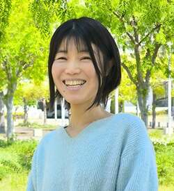 真下 知子